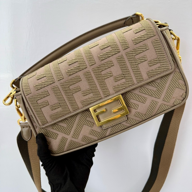 芬迪 FENDI 經典帆布法棍包 兩用包（手提／肩背）8BR600-0