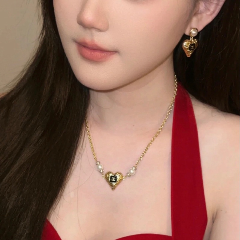 Chanel 熔岩愛心項鏈-8