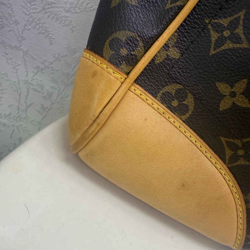 Louis Vuitton Beverly Bag-21