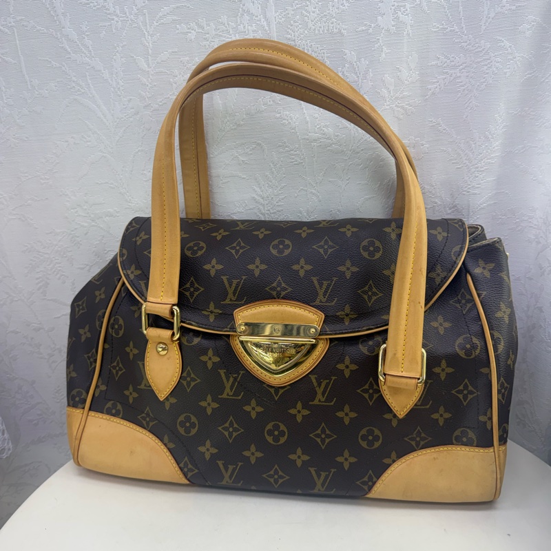 Louis Vuitton Beverly Bag-22