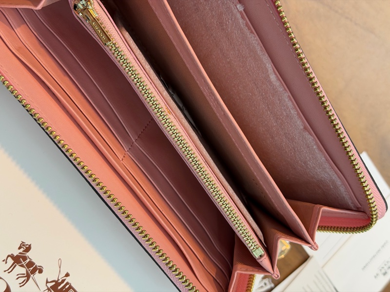 Coach 拉鏈長夾 （粉色）-9