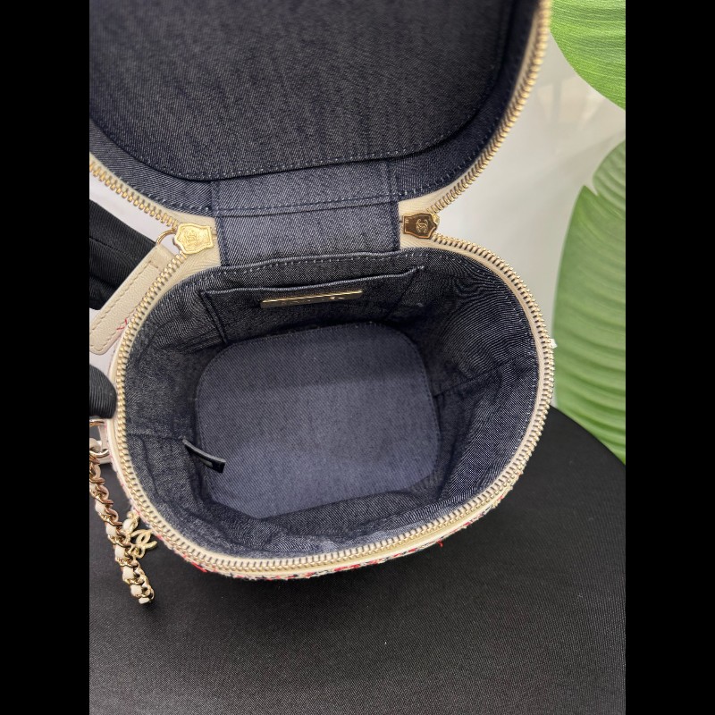 CHANEL限量毛呢水桶包 化妝包-8