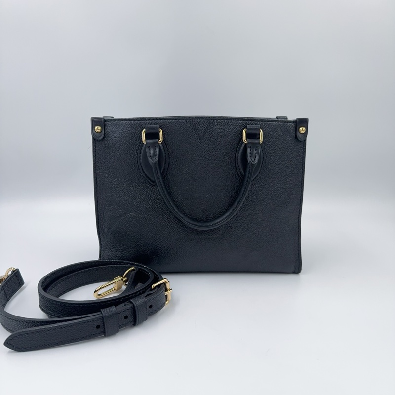 LV黑色牛皮on the go PM手提側背包-3