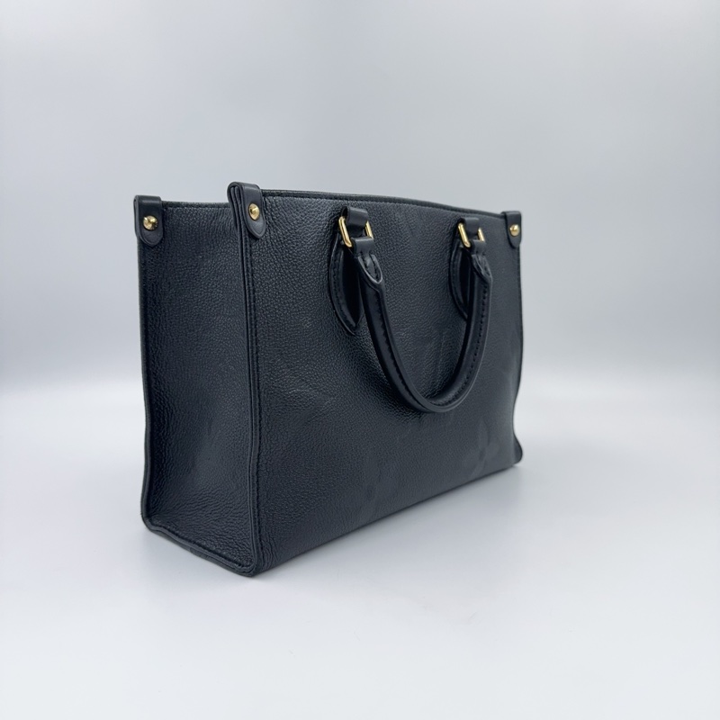 LV黑色牛皮on the go PM手提側背包-7