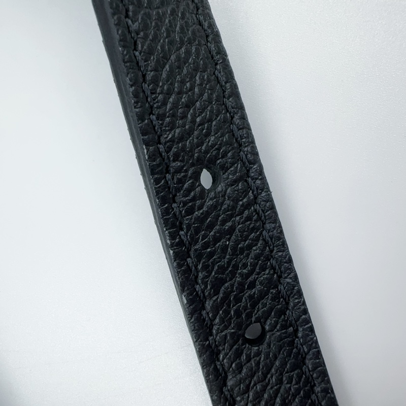 LV黑色牛皮on the go PM手提側背包-11