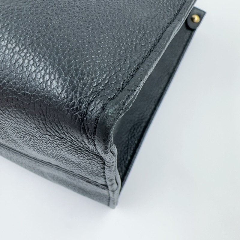 LV黑色牛皮on the go PM手提側背包-15