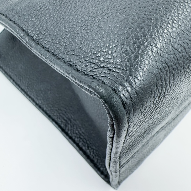 LV黑色牛皮on the go PM手提側背包-16