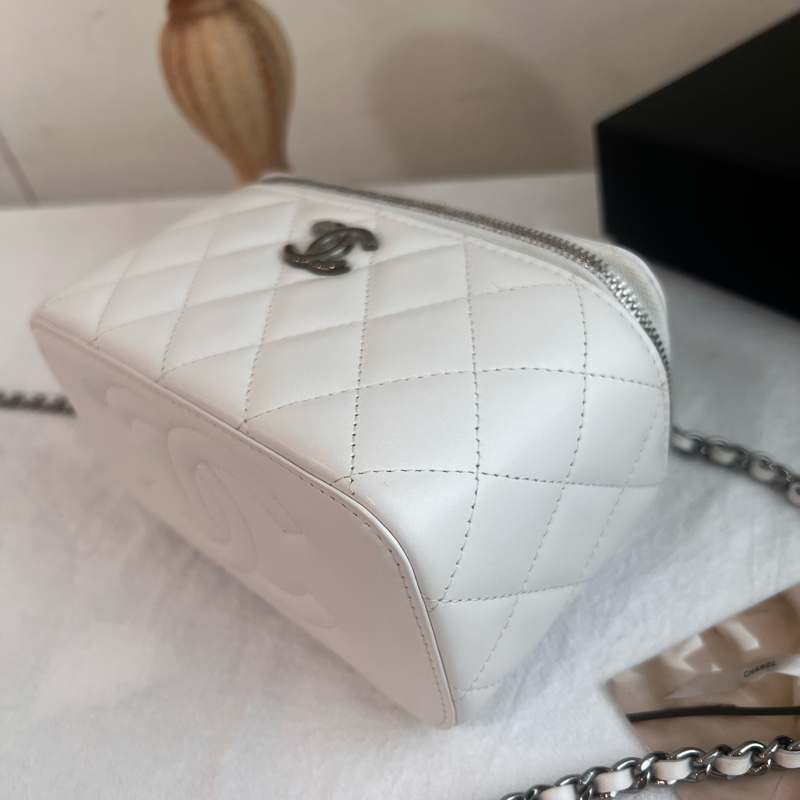 ෆ Chanel 23C帶鑽手提化妝盒包✨ 長盒子-11