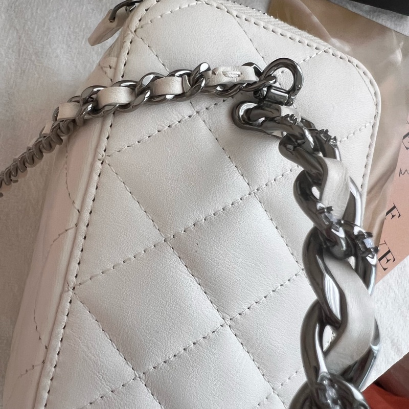 ෆ Chanel 23C帶鑽手提化妝盒包✨ 長盒子-16