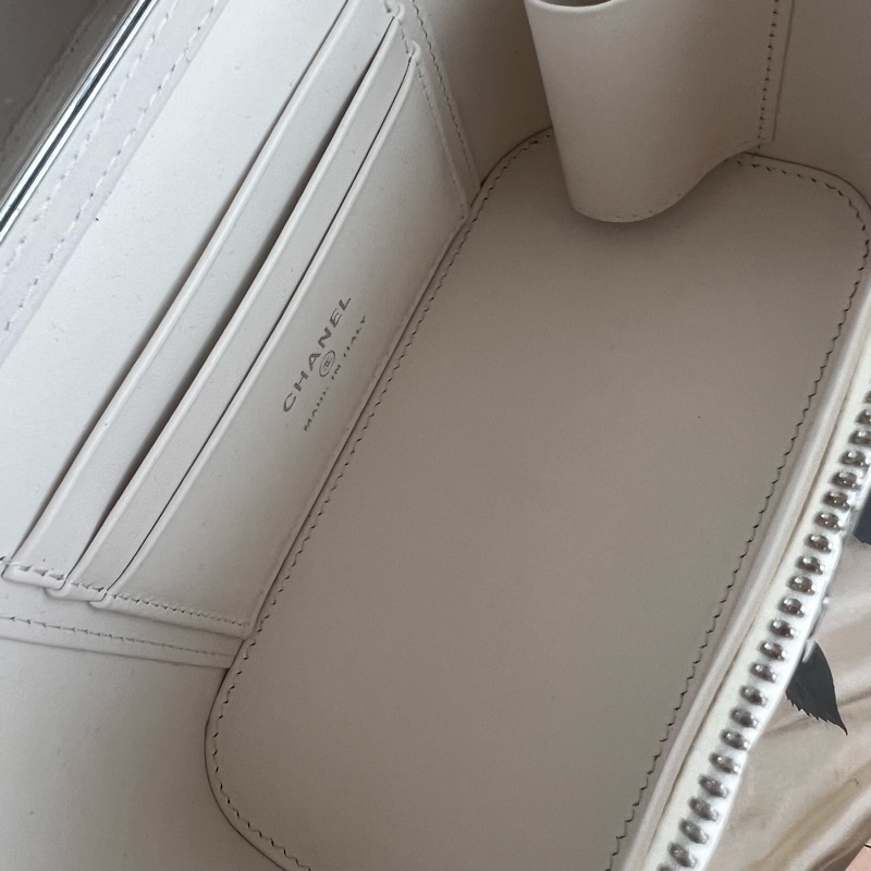 ෆ Chanel 23C帶鑽手提化妝盒包✨ 長盒子-18