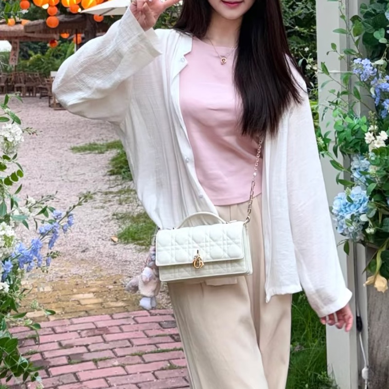 閒置全配🈶購證 #白雪公主 Miss Dior奶白色Woc鏈帶斜挎包-3