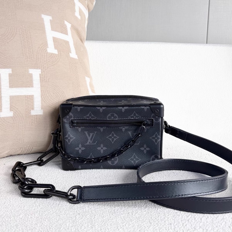 全配🈶購證 #櫃上在售1️⃣2️⃣萬 #芯片款 LV黑武士soft trunk盒子包-0