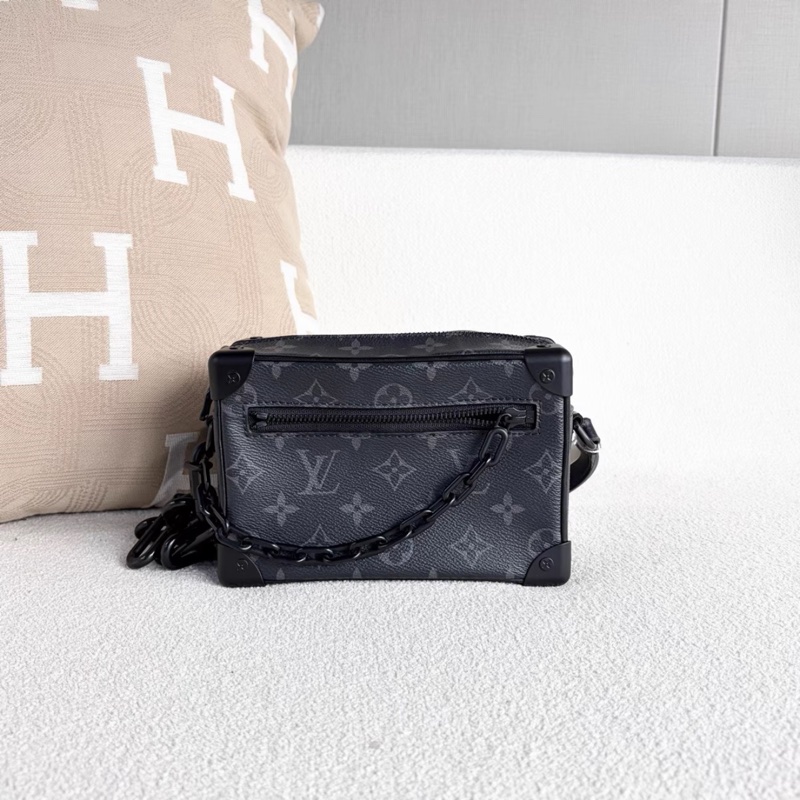 全配🈶購證 #櫃上在售1️⃣2️⃣萬 #芯片款 LV黑武士soft trunk盒子包-4