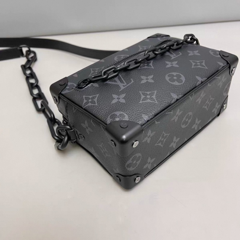 全配🈶購證 #櫃上在售1️⃣2️⃣萬 #芯片款 LV黑武士soft trunk盒子包-14