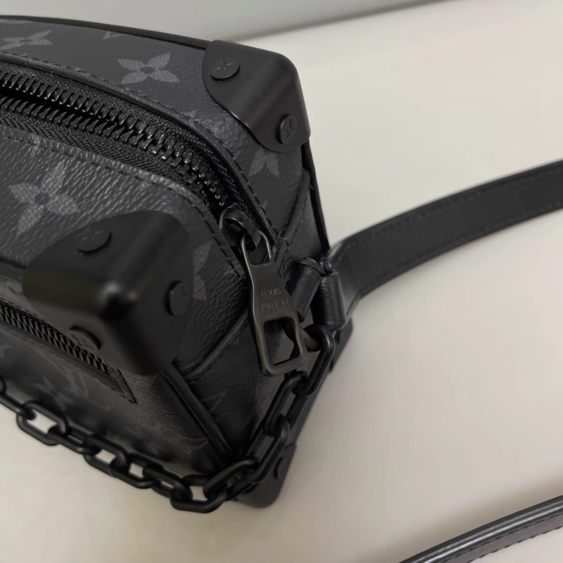 全配🈶購證 #櫃上在售1️⃣2️⃣萬 #芯片款 LV黑武士soft trunk盒子包-17