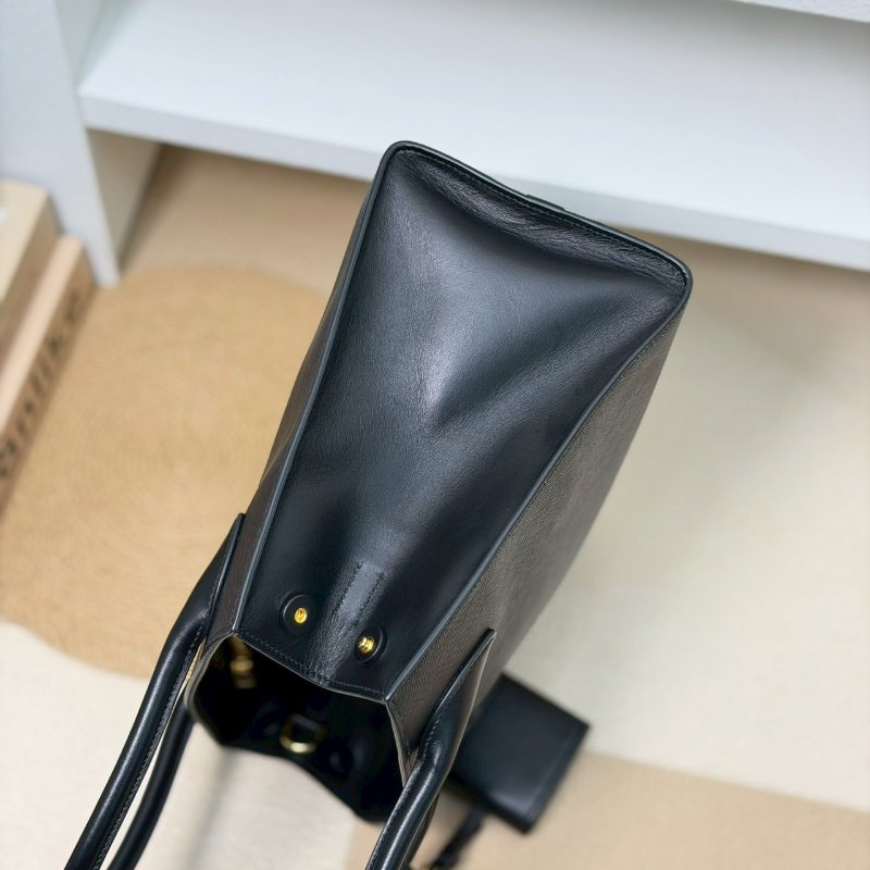 🏷Prada 普拉達.Monochrome 防刮托特/客人寄賣-3