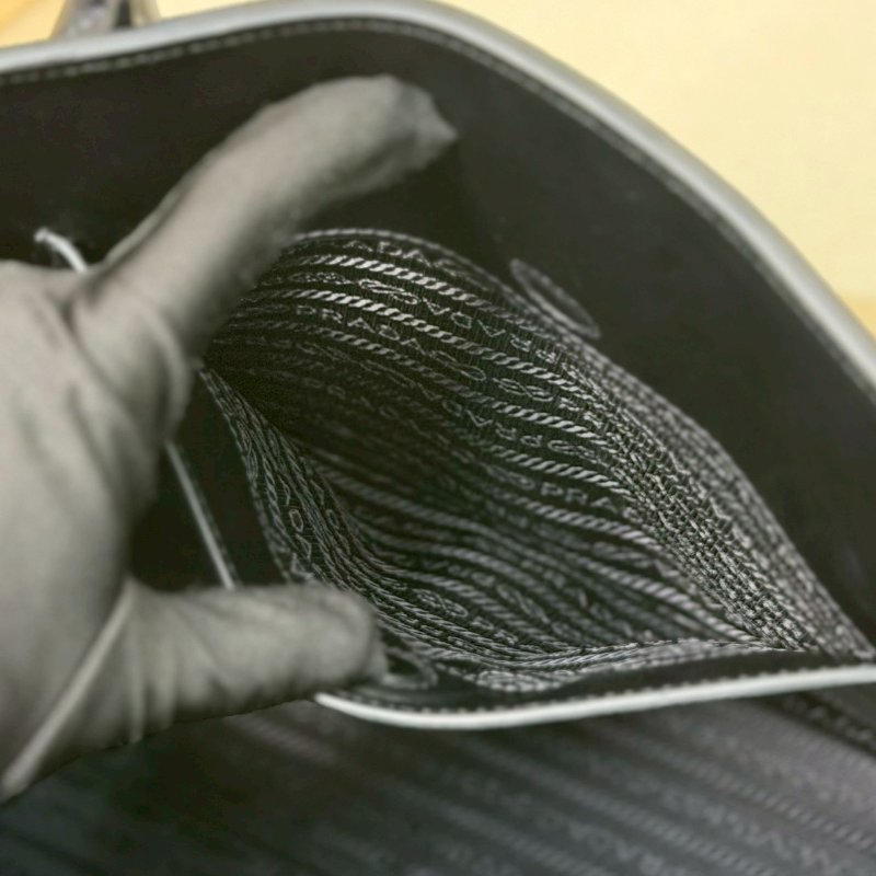 🏷Prada 普拉達.Monochrome 防刮托特/客人寄賣-25