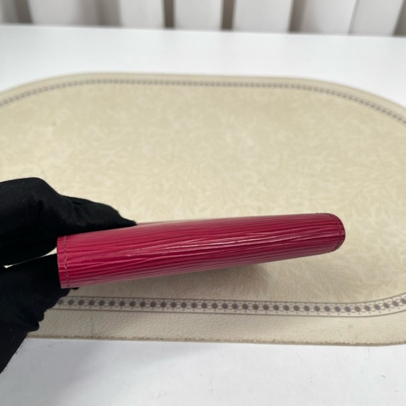 LV路易威登 水波纹短款三折疊豆豆錢包 內裡有隔層 可放現金-7