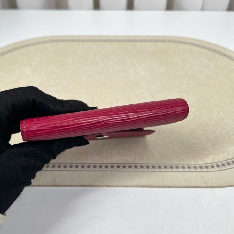 LV路易威登 水波纹短款三折疊豆豆錢包 內裡有隔層 可放現金-10