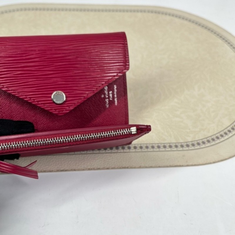 LV路易威登 水波纹短款三折疊豆豆錢包 內裡有隔層 可放現金-15