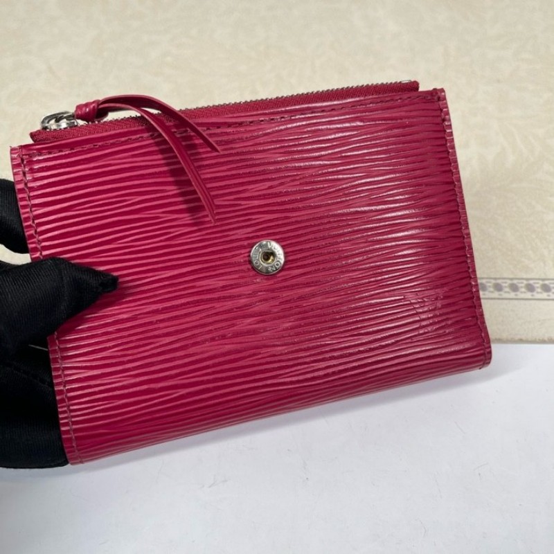 LV路易威登 水波纹短款三折疊豆豆錢包 內裡有隔層 可放現金-16