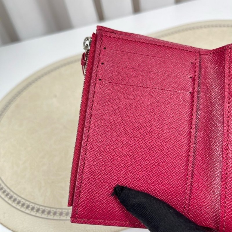 LV路易威登 水波纹短款三折疊豆豆錢包 內裡有隔層 可放現金-17