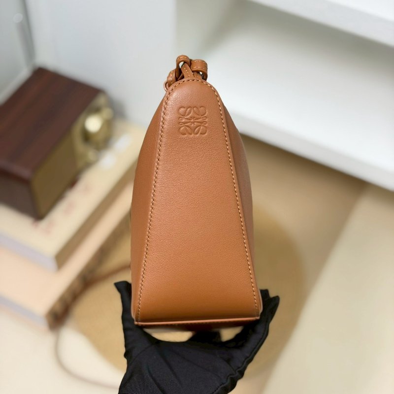 （稀有補貨✨超熱門！）🏷Loewe 羅意威．Mini Hammock Hobo-2