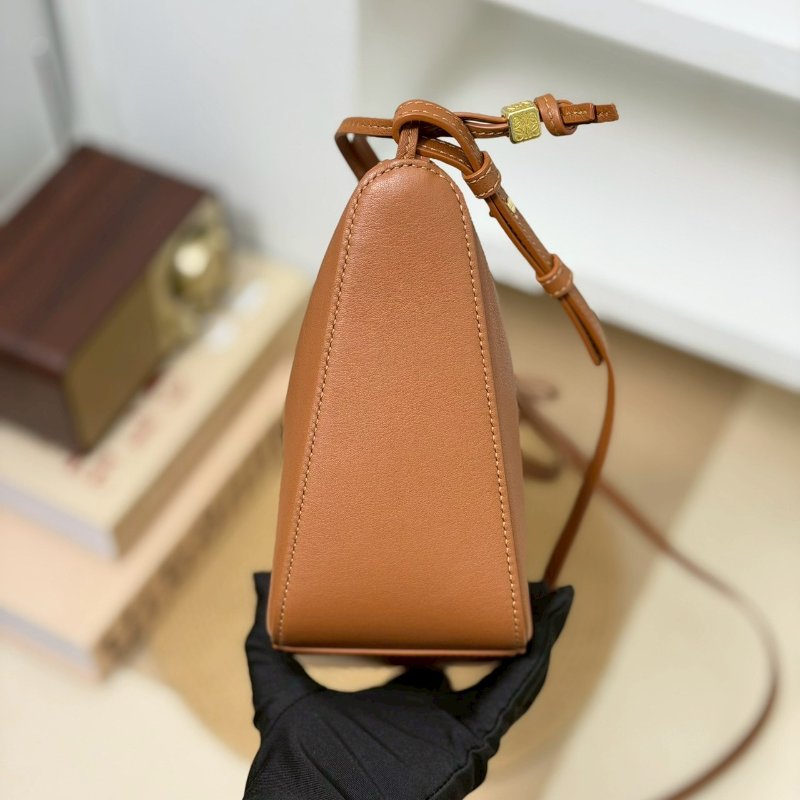 （稀有補貨✨超熱門！）🏷Loewe 羅意威．Mini Hammock Hobo-3