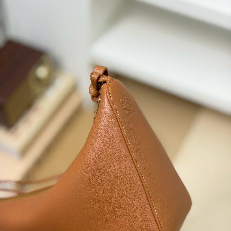 （稀有補貨✨超熱門！）🏷Loewe 羅意威．Mini Hammock Hobo-12