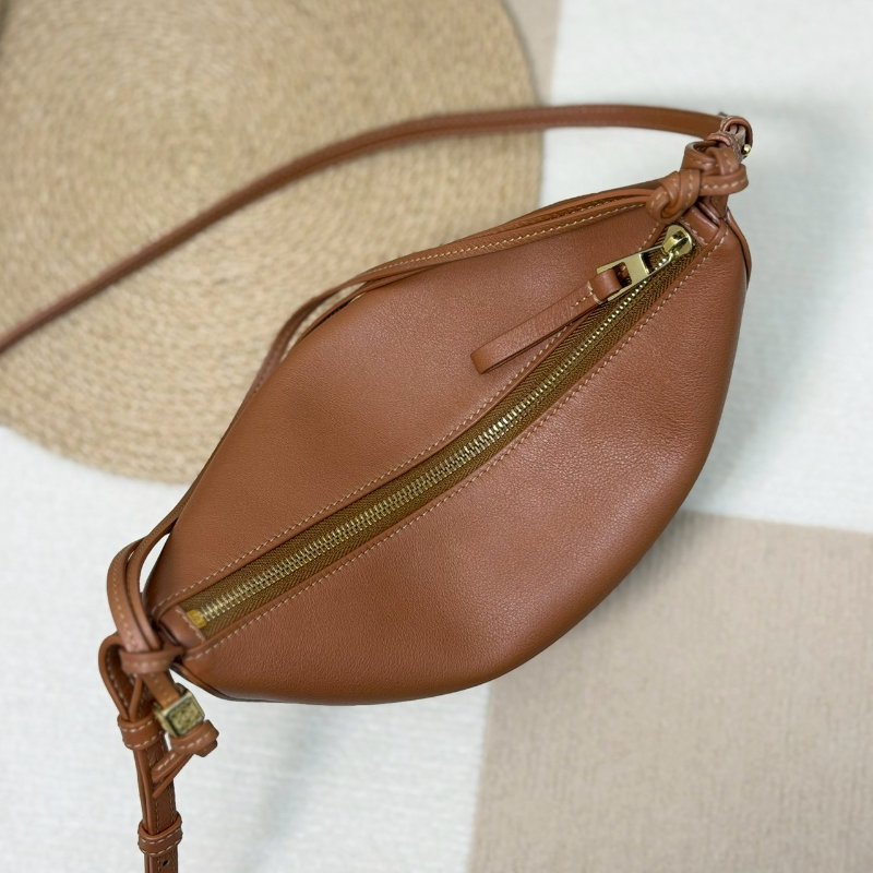 （稀有補貨✨超熱門！）🏷Loewe 羅意威．Mini Hammock Hobo-14