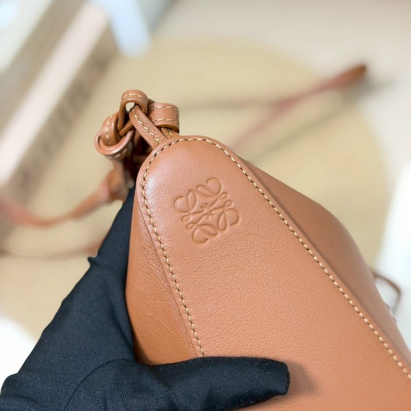 （稀有補貨✨超熱門！）🏷Loewe 羅意威．Mini Hammock Hobo-20