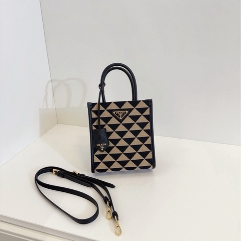 【99新🆕】Prada Symbole mini tote 立體幾何帆布拼皮小琴譜包 簡約未來主義👉🏻黑卡其倒三角