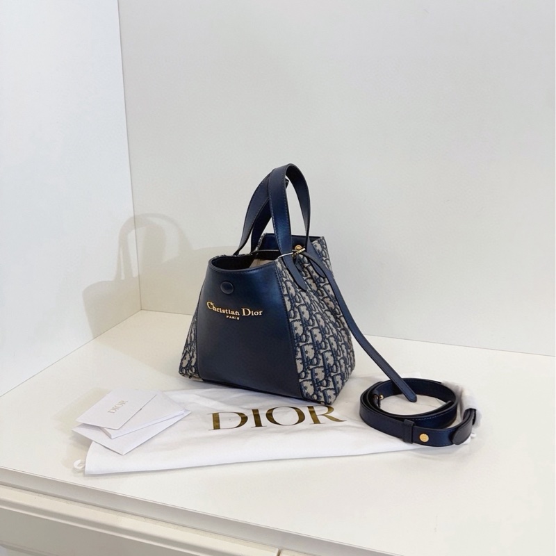 【閒置未使用🆕】Dior 新款signature老花菜籃子水桶包-2