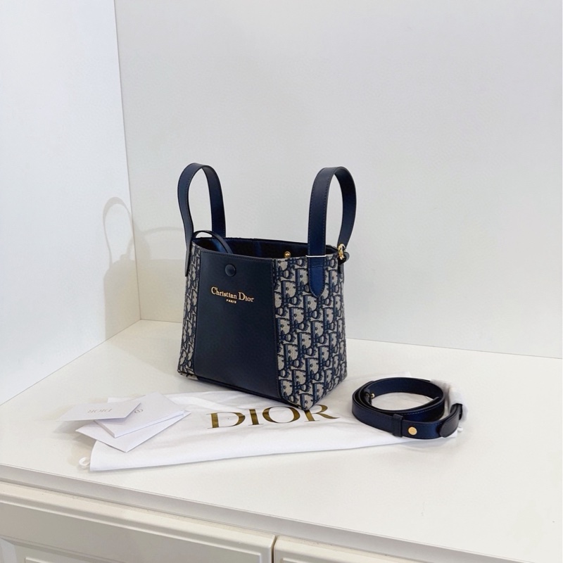 【閒置未使用🆕】Dior 新款signature老花菜籃子水桶包-4