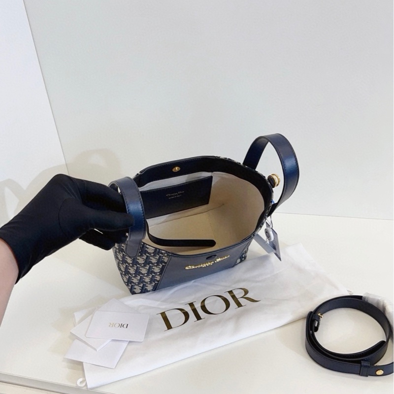【閒置未使用🆕】Dior 新款signature老花菜籃子水桶包-7
