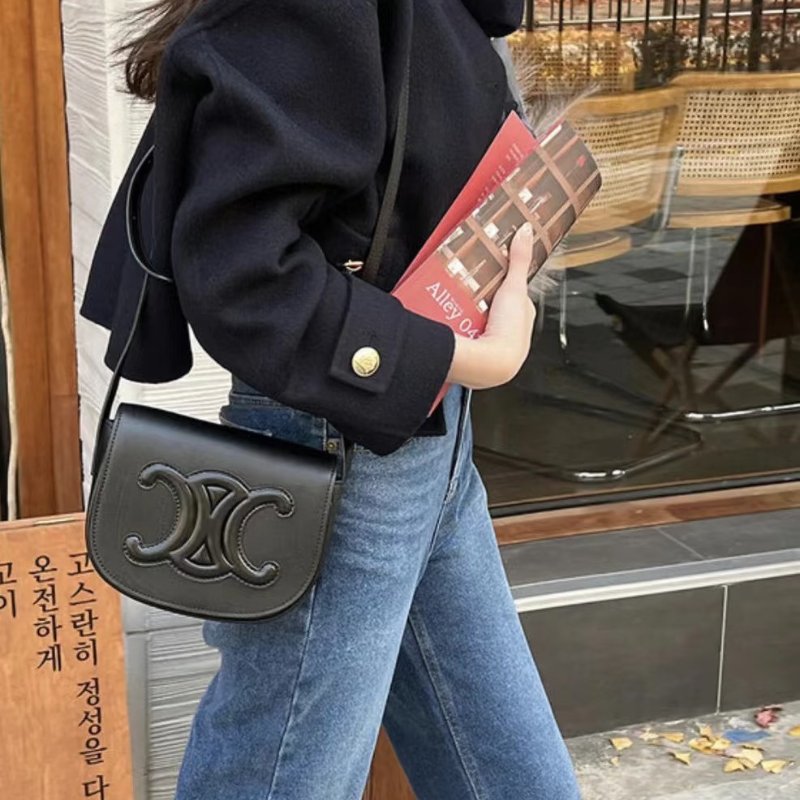 CELINE Triomphe凱旋門馬鞍包 - 黑-1