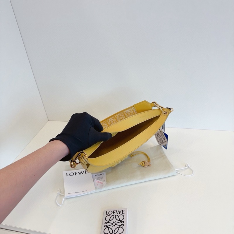 【未使用🆕】Loewe 限量藝術家合作款🌙黃釉色Luna月牙包-7