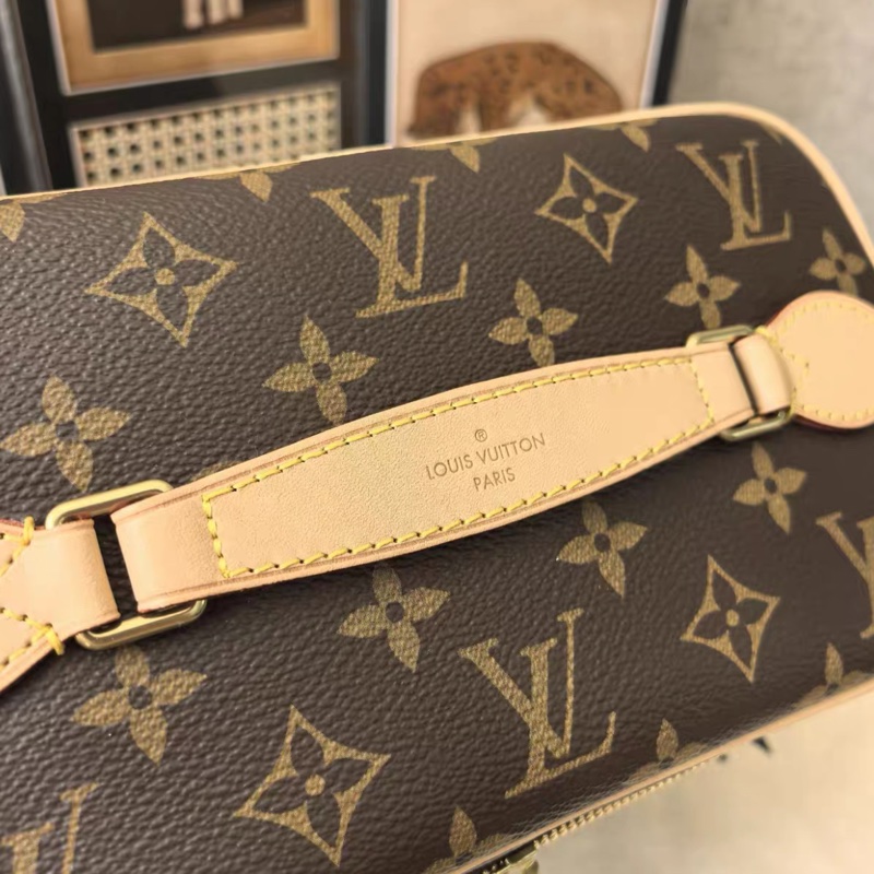 ✨Lv nice bb化妝包 可搭配自己喜歡的鏈條 99新 晶片款🤍-7