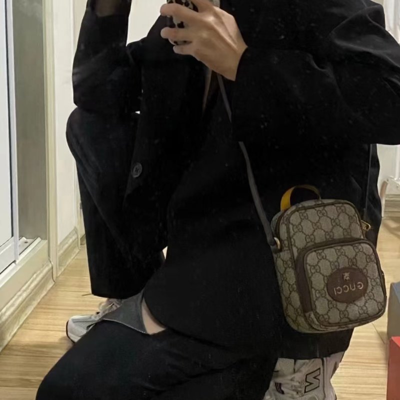 GUCCI Neo vintage supreme老花斜背包-1