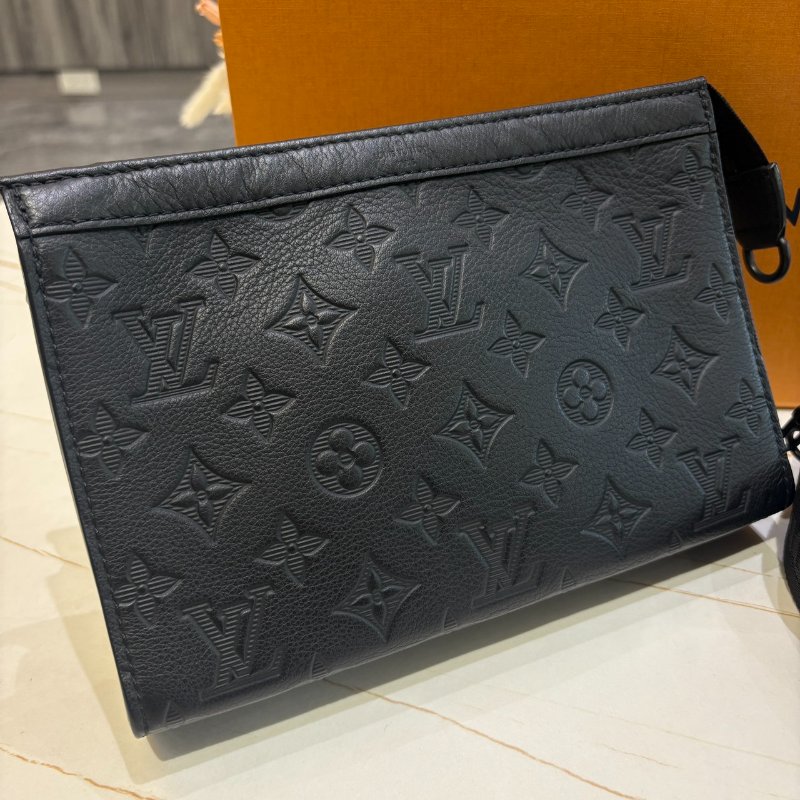 *SHIHNA名牌精品* LV M81115 Gaston 牛皮壓紋隨身斜揹包-2