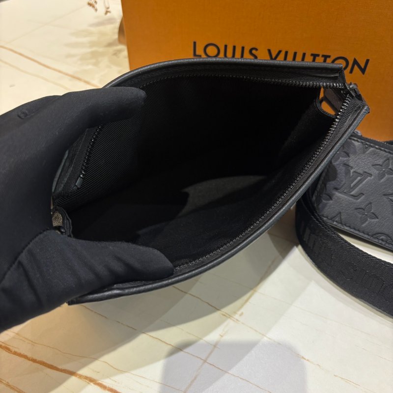 *SHIHNA名牌精品* LV M81115 Gaston 牛皮壓紋隨身斜揹包-5