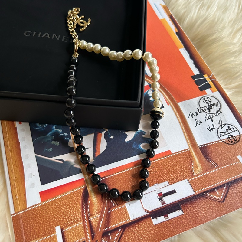 香奈兒經典黑白珍珠短項鍊-1