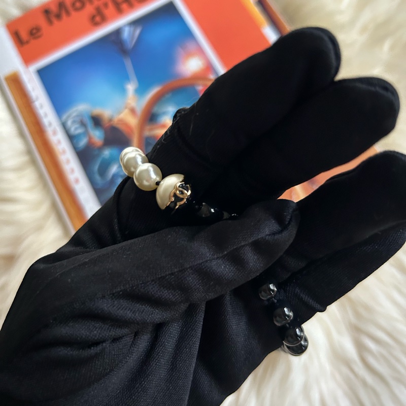 香奈兒經典黑白珍珠短項鍊-4