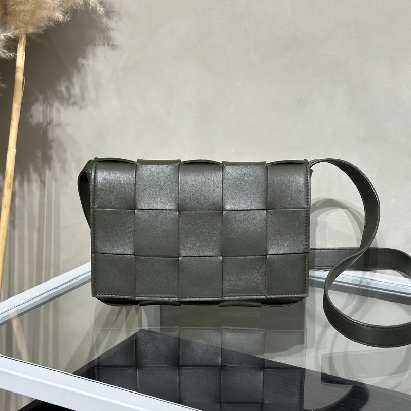 BOTTEGA VENETA Cassette經典編織包 - 灰綠-0