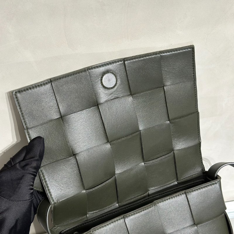BOTTEGA VENETA Cassette經典編織包 - 灰綠-8