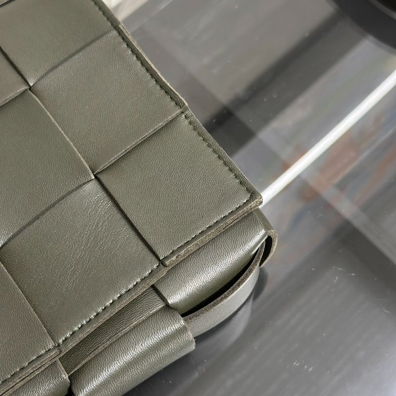 BOTTEGA VENETA Cassette經典編織包 - 灰綠-12