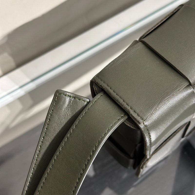 BOTTEGA VENETA Cassette經典編織包 - 灰綠-13