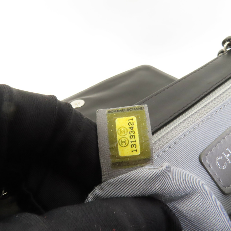 CHANEL 漆皮皮革Lipstick Flap Bag銀扣肩背袋-9