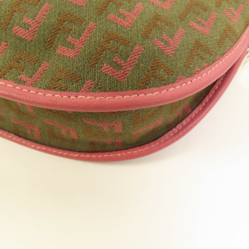 FENDI 帆布Shoulder Bag金扣肩背袋-14