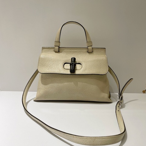 Gucci古馳 Bamboo daily竹節扣包小號奶白色 尺寸：27*19*9cm
